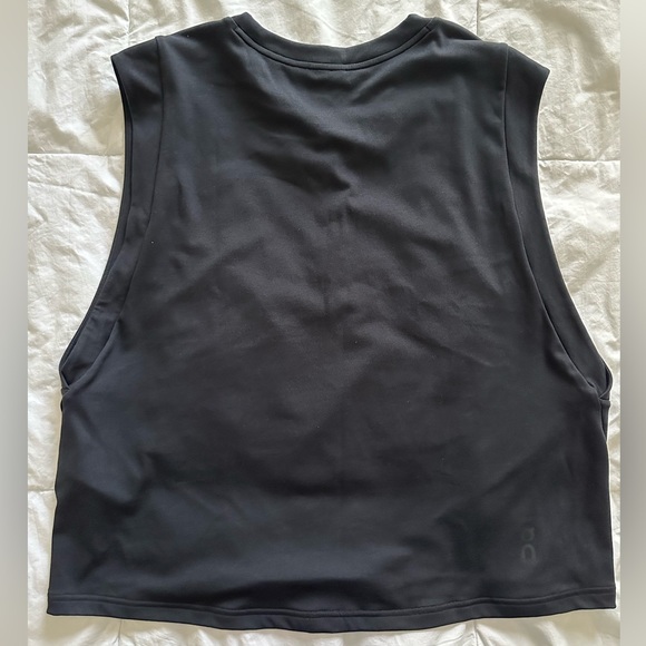 RUN ON CLOUDS Focus Crop - Picture 3 of 3